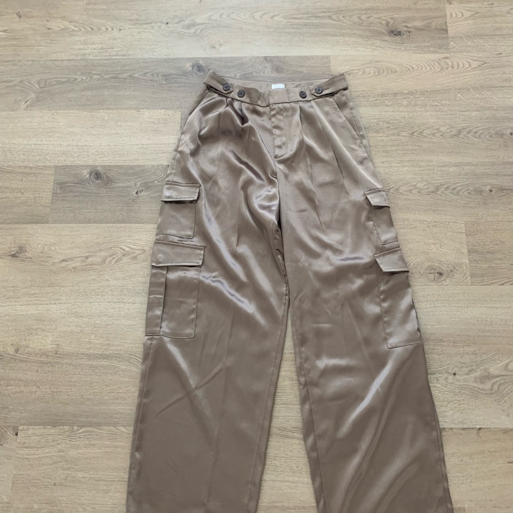 Satin Wide-Leg Cargo Pants – A New Day Size 4 ✨